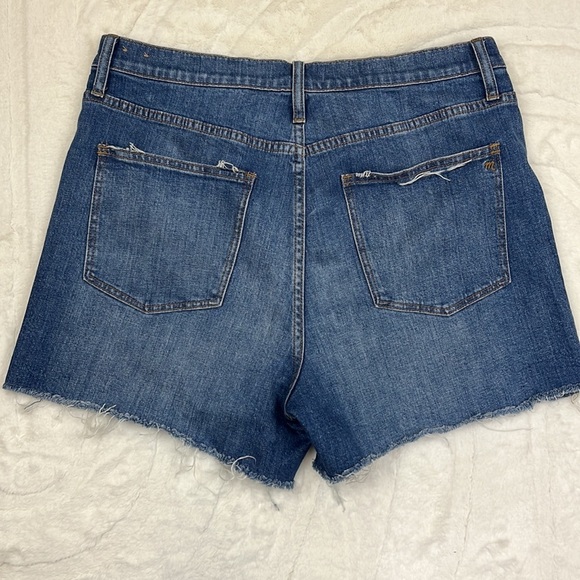 Madewell High Rise Denim Shorts Distressed Cut off style Size 32 Medium Wash - Picture 12 of 12
